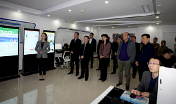 中宣部新闻局副局长黄强一行来公司调研